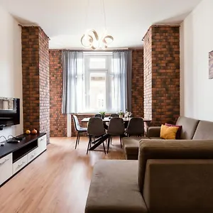  Apartment Jacuzzi And Privacy With 2 Balconies And Free Garage Hungary